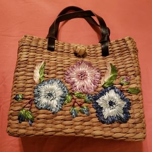 Straw handbag